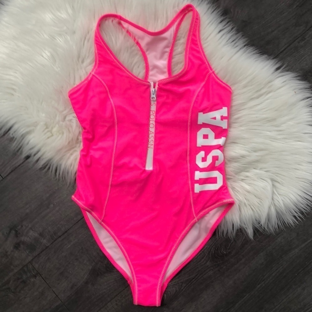 USPA Short Sleeve Zip Front,hot pink, 1 piece Swimsuit size medium